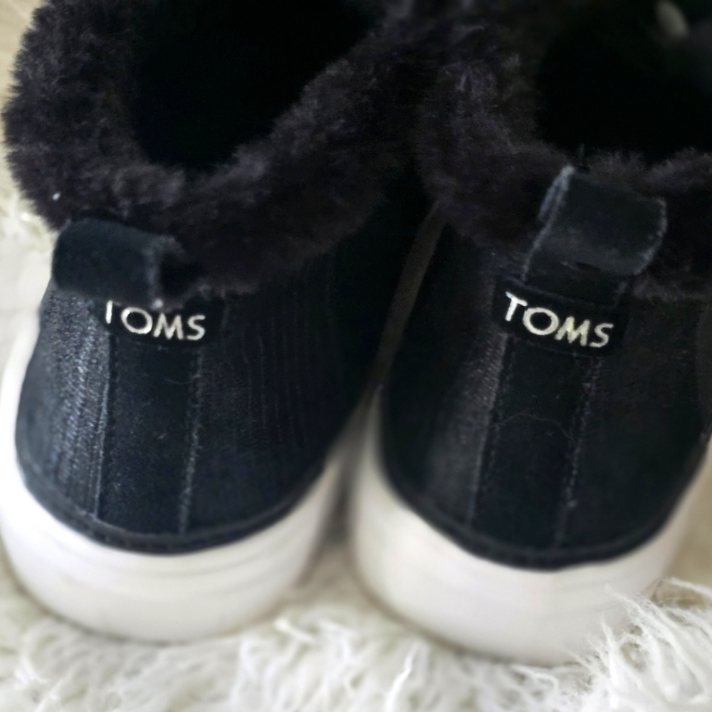 Womens toms